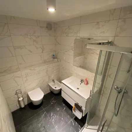 Jessica Apartment *